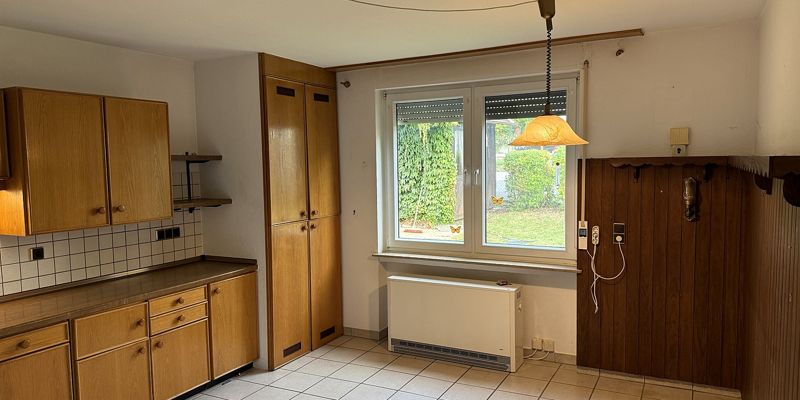 Derzeitiger Zustand der Küche im Erdgeschoss